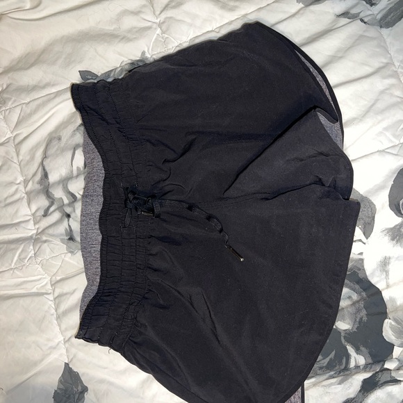Lululemon reversible shorts 3” - Picture 5 of 6